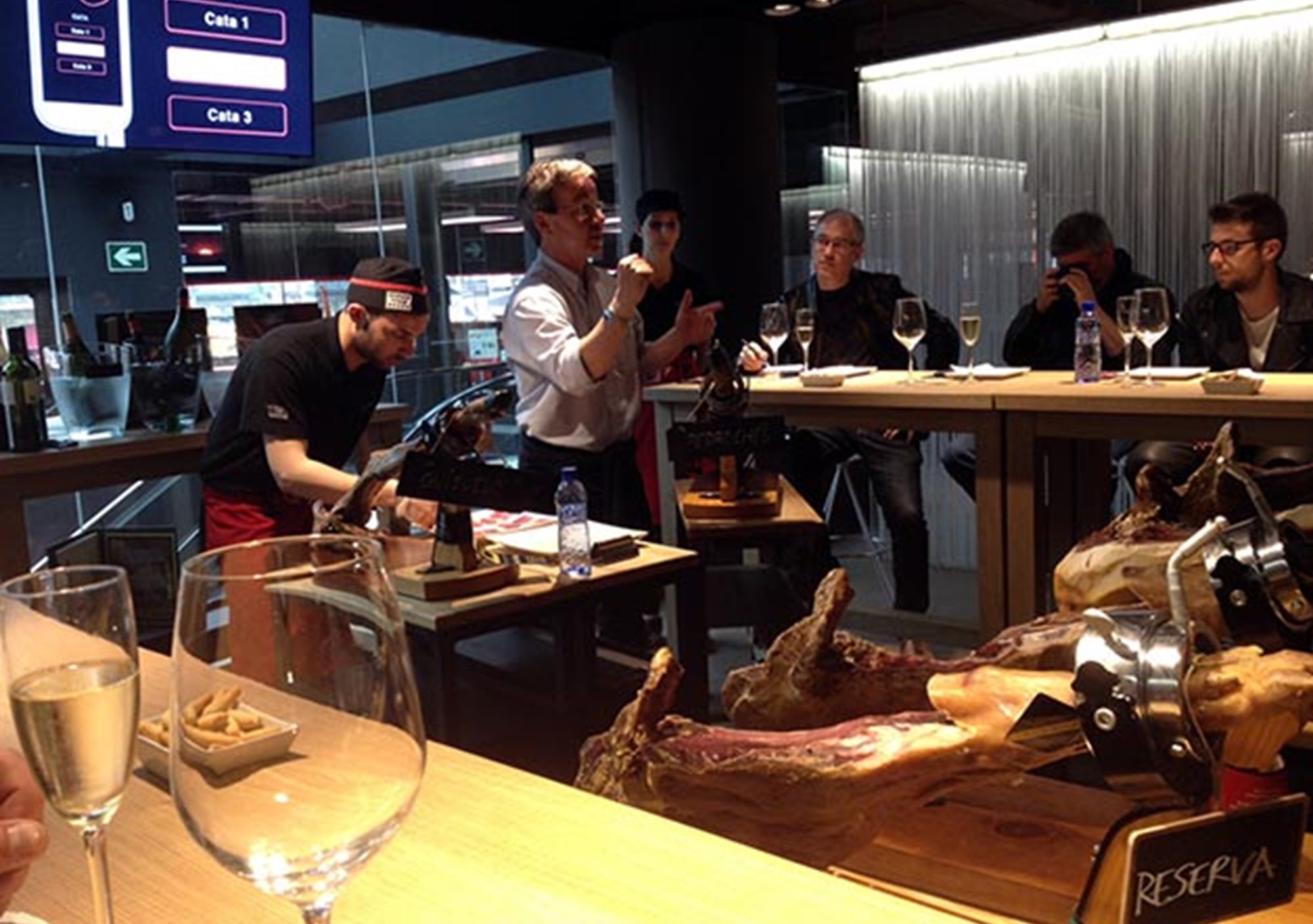 booking guided visits Jamón Experience & Down Town Ocean Barcelona Bike